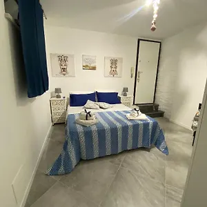 Al Centro Di Tutto , Palermo Italia